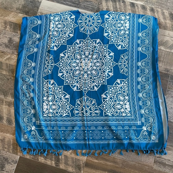 Blue and White Kimono one size - Picture 3 of 3